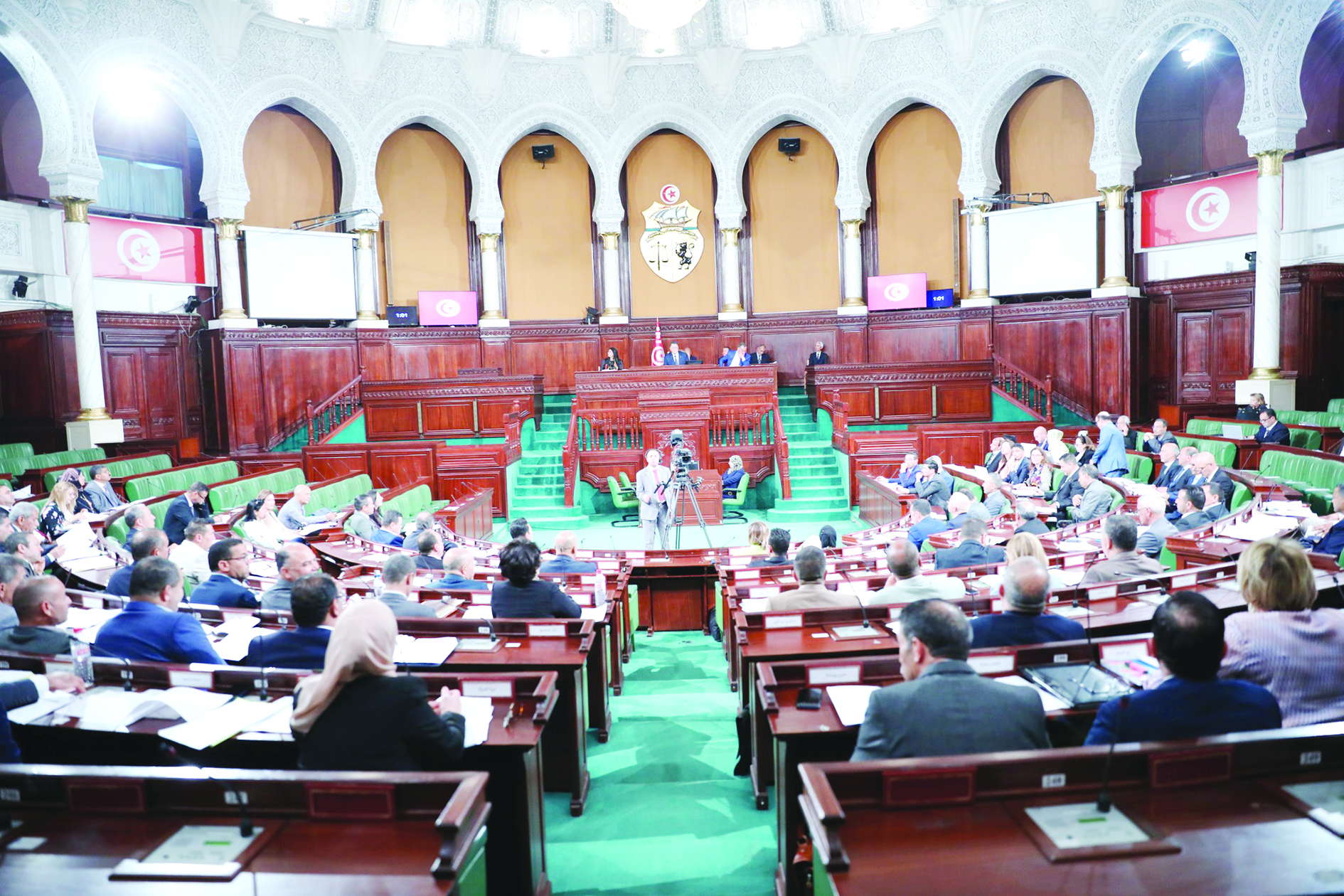 تفاديا لإشكال دستوري ولضغوطات العملية الانتخابية..  نحو تعويض البرلمان لمهام الغرفة الثانية إلى حين استكمال انتخاب أعضائها